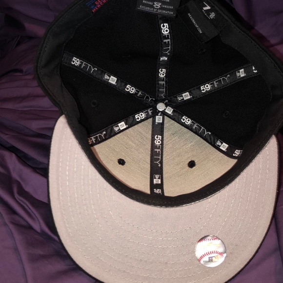 NEW YORK YANKEES BASEBALL CAP NWOT NEVER WORN - Picture 4 of 8